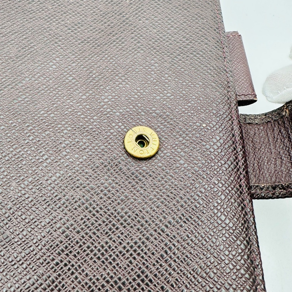 Louis Vuitton Large Taiga Agenda Pm Clutch binder - Picture 3 of 15